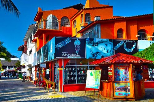 Huatulco’s Cultural Tapestry: Art, History, and Tradition