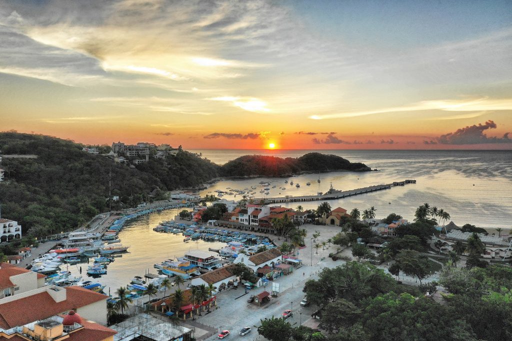 Exploring the Hidden Gems of Huatulco: A Paradise on Mexico’s Pacific Coast