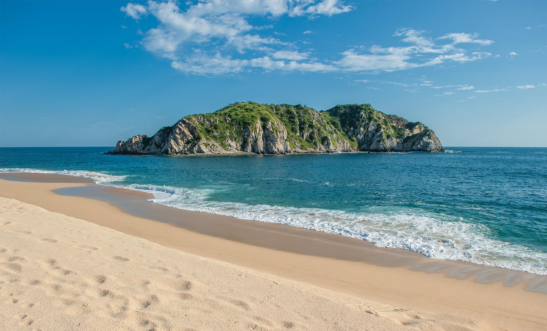 Huatulco’s Ecotourism: Preserving Nature’s Masterpiece